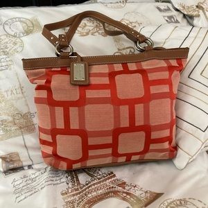 Nine West Purse/Handbag Geometric, Pre-owned, Good Condition.